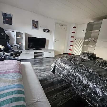 2 Zimmer Wohnung Mit Kueche Und Terrasse Оффенбург Экстерьер фото