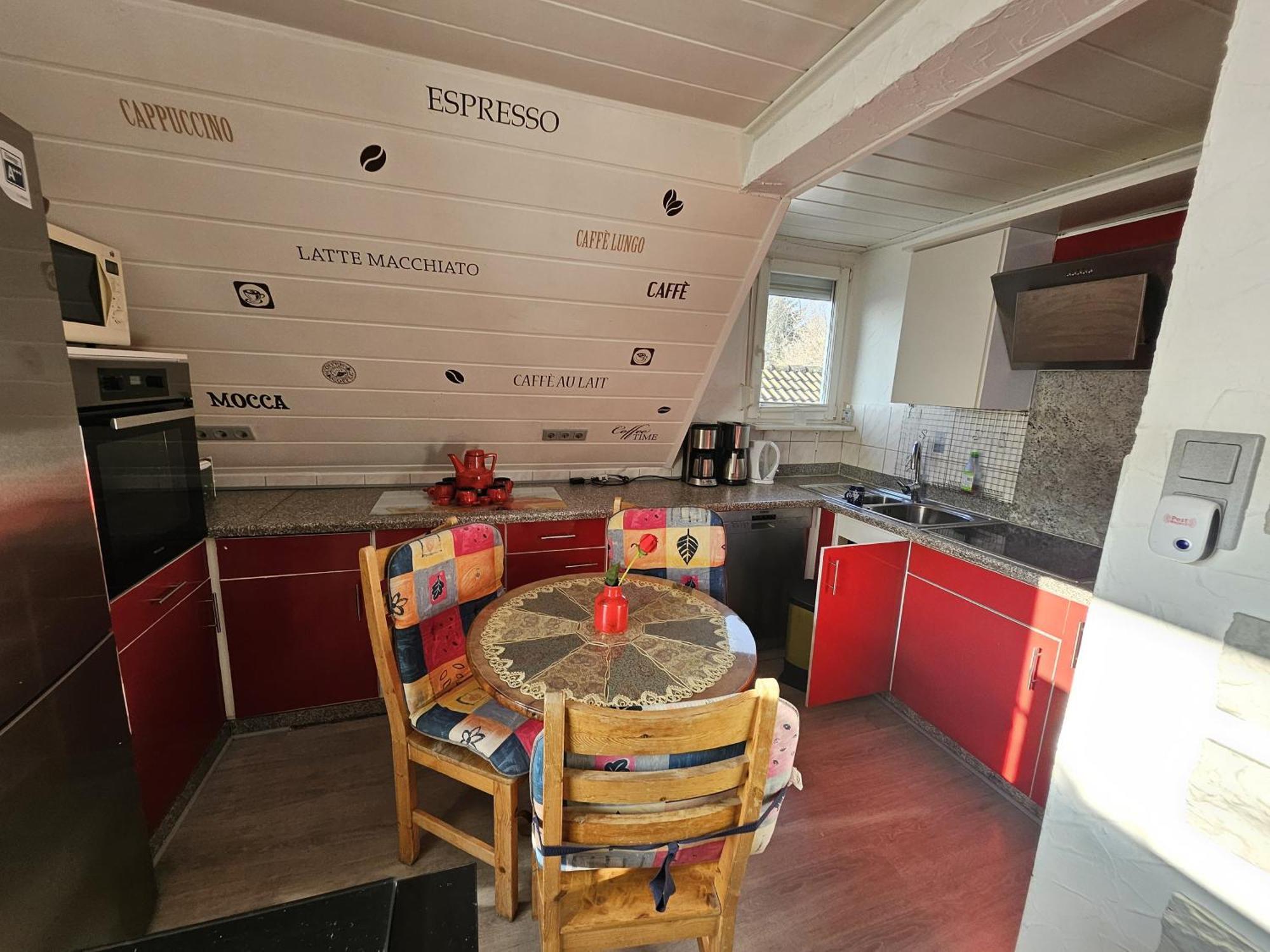 Apartment 2 Mit Kueche Und Terrasse