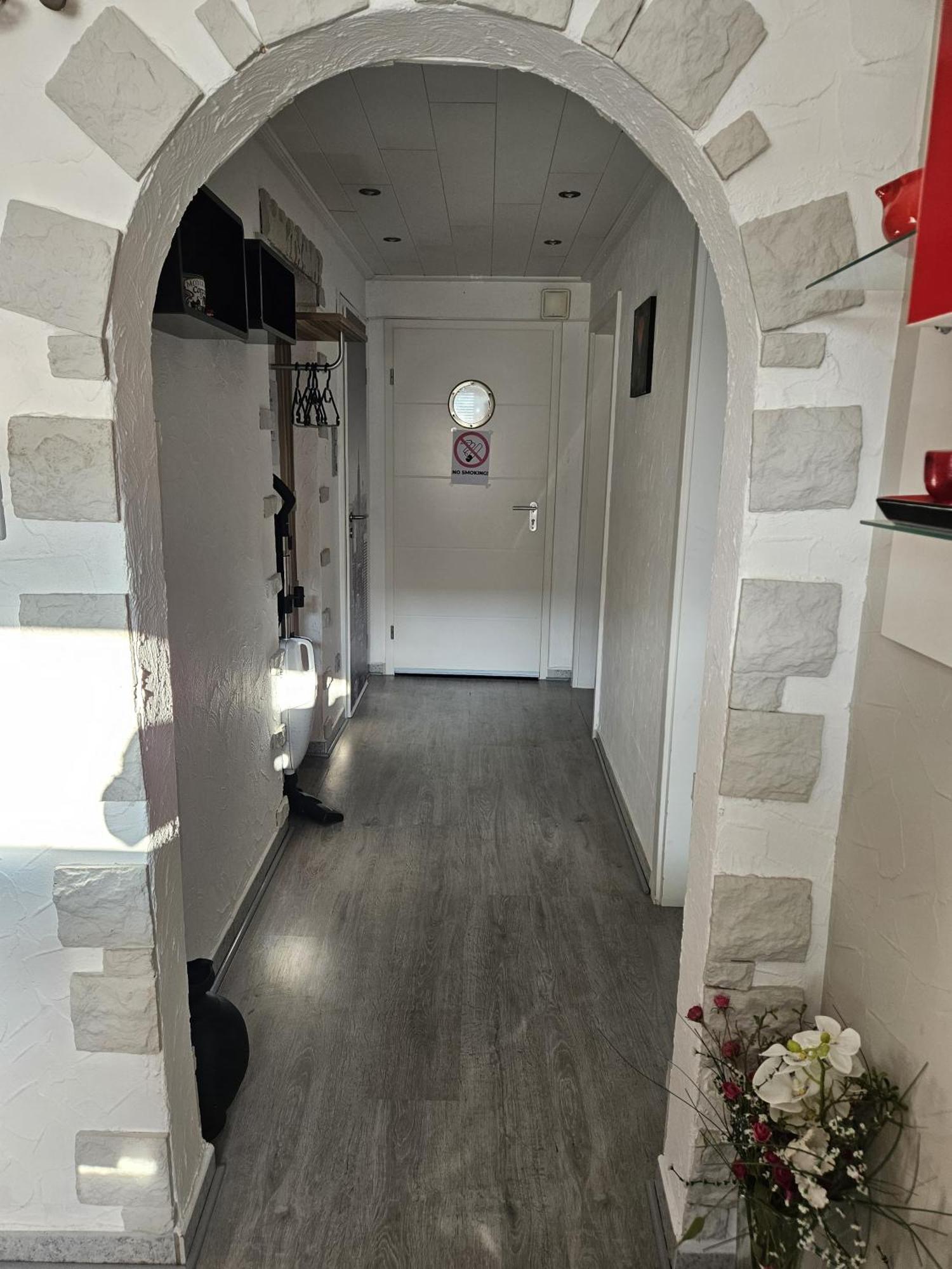 Apartment 2 Mit Kueche Und Terrasse